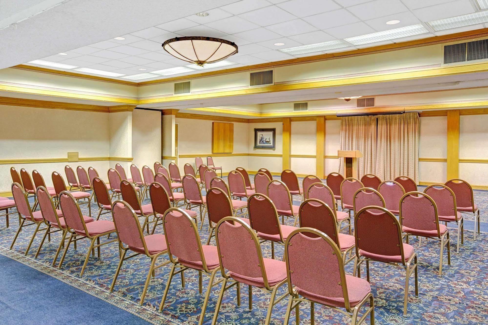 Days Inn Lake Norman Cornelius Buitenkant foto